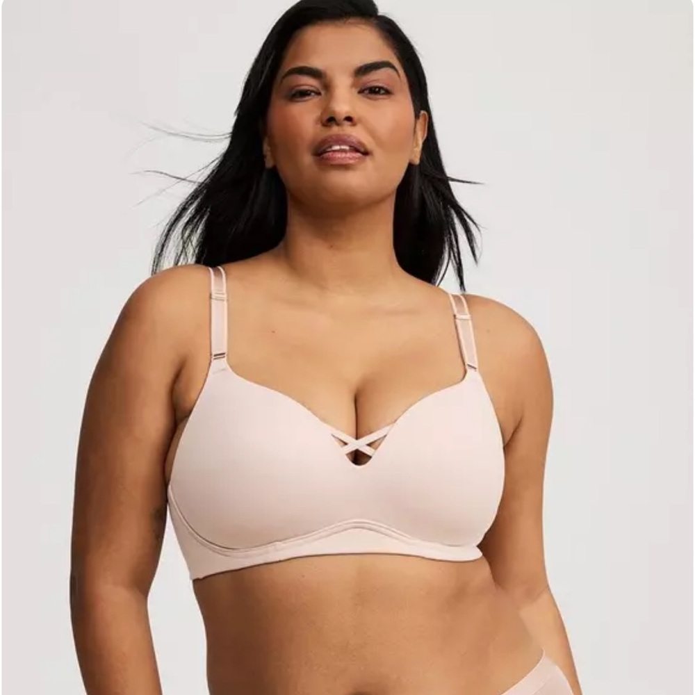 Torrid Curve Women's Dream Wire Free Push Up Bra Cream Size 46DD